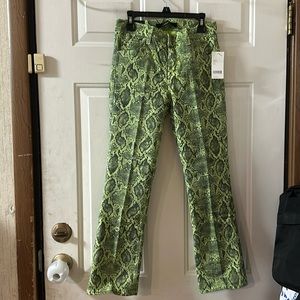 J BRAND SELENA MID RISE CROP BOOT JEAN: LIME BOA: NEW WITH TAGS: SIZE 26
